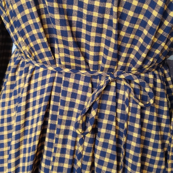 NWOT Yellow Off Shoulder Ruffle Dress Size Small - Picture 4 of 10